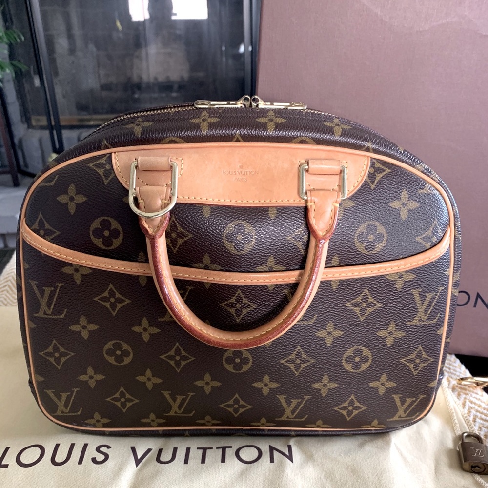 Louis Vuitton Trouville PM - complete inclusion!